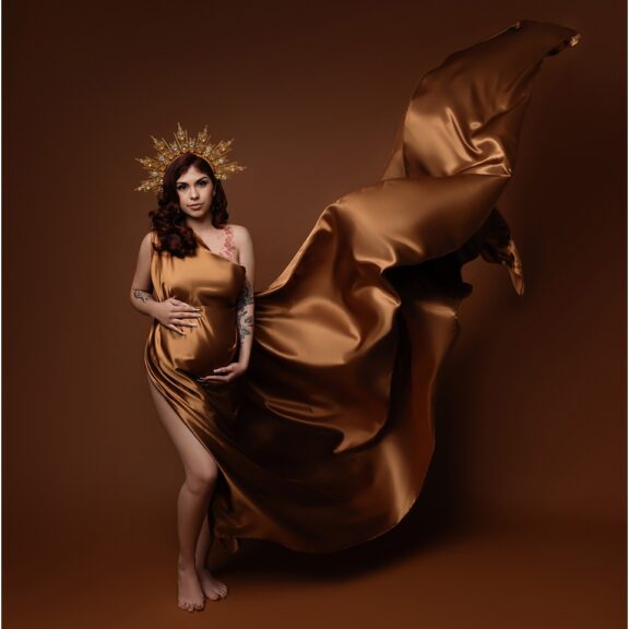 Gold Goddess Crown Maternity Session – Phoenix, AZ