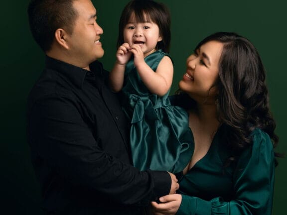 What To Wear For A Studio Photoshoot, Best Outfits For Women, Men, Kids, PLUS Clothing Stores…